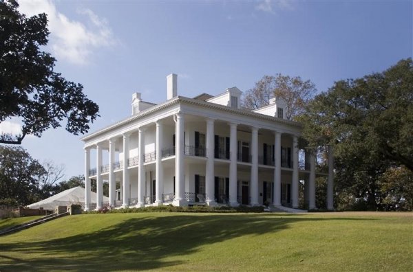 antebellum_house_natches (Medium).jpg